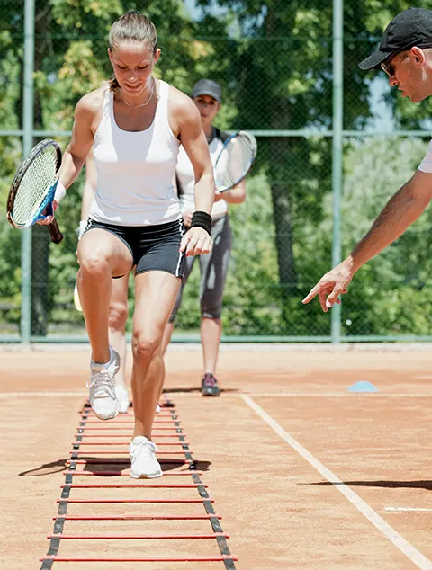 Developper force, vitesse et agilite pour exceller au tennis